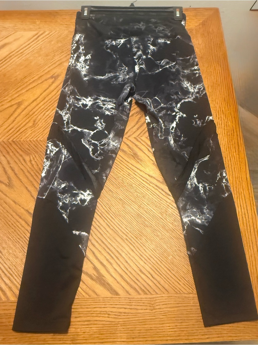 TYR Black Gray Marble Print Compression Leggings Women's Size S/M Athletic Yoga